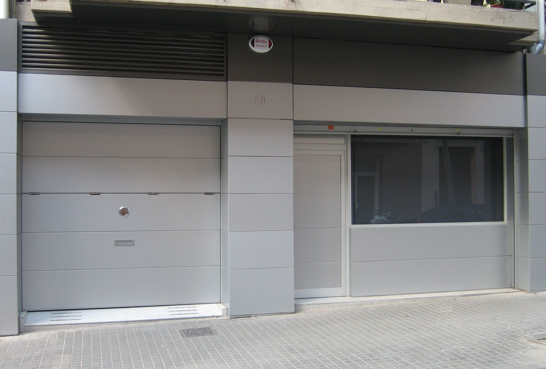 Exterior view of Premises to rent in Badalona  with Air Conditioner and Heating
