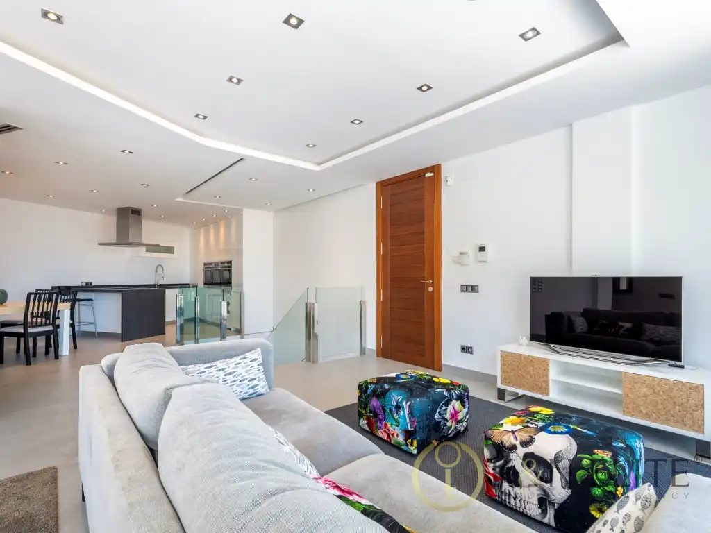 Sala de estar de Dúplex en venta en Benidorm con Aire acondicionado y Piscina