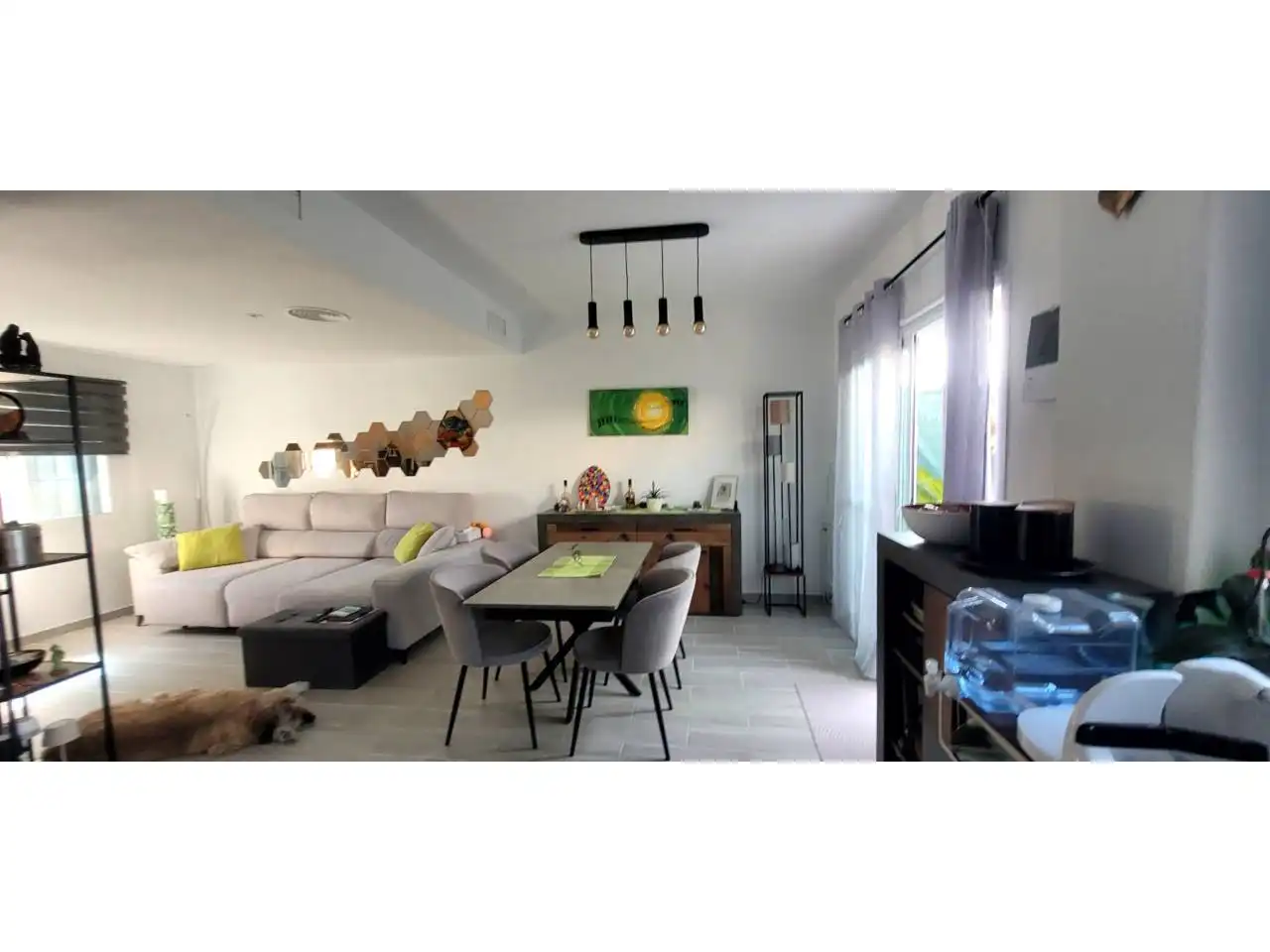 Sala d'estar de Casa adosada en venda en Ayamonte amb Aire condicionat, Terrassa i Moblat