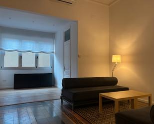 Living room of Flat to rent in Girona Capital  with Air Conditioner, Heating and Furnished