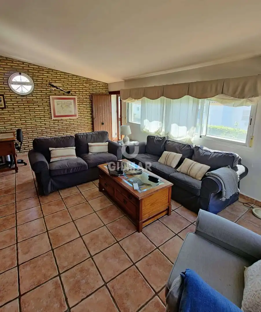 Sala d'estar de Casa o xalet de lloguer en El Puerto de Santa María amb Calefacció, Jardí privat i Moblat