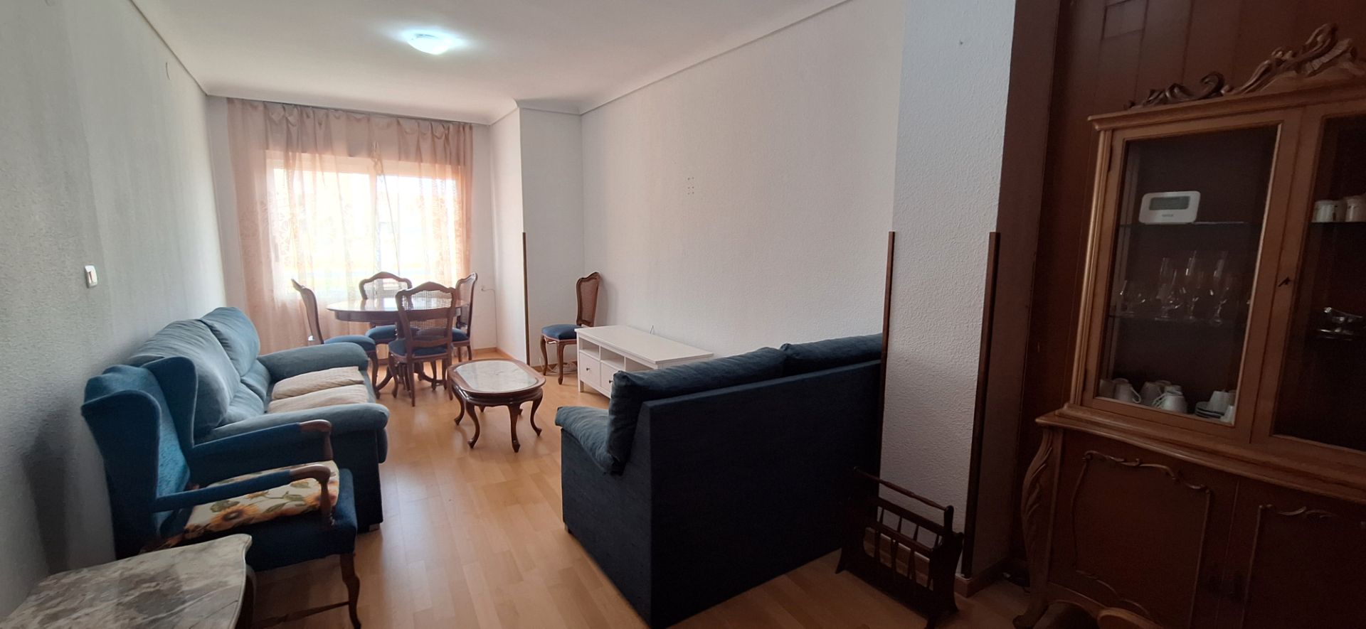 Sala d'estar de Pis en venda en Castellón de la Plana / Castelló de la Plana amb Calefacció, Parquet i Moblat