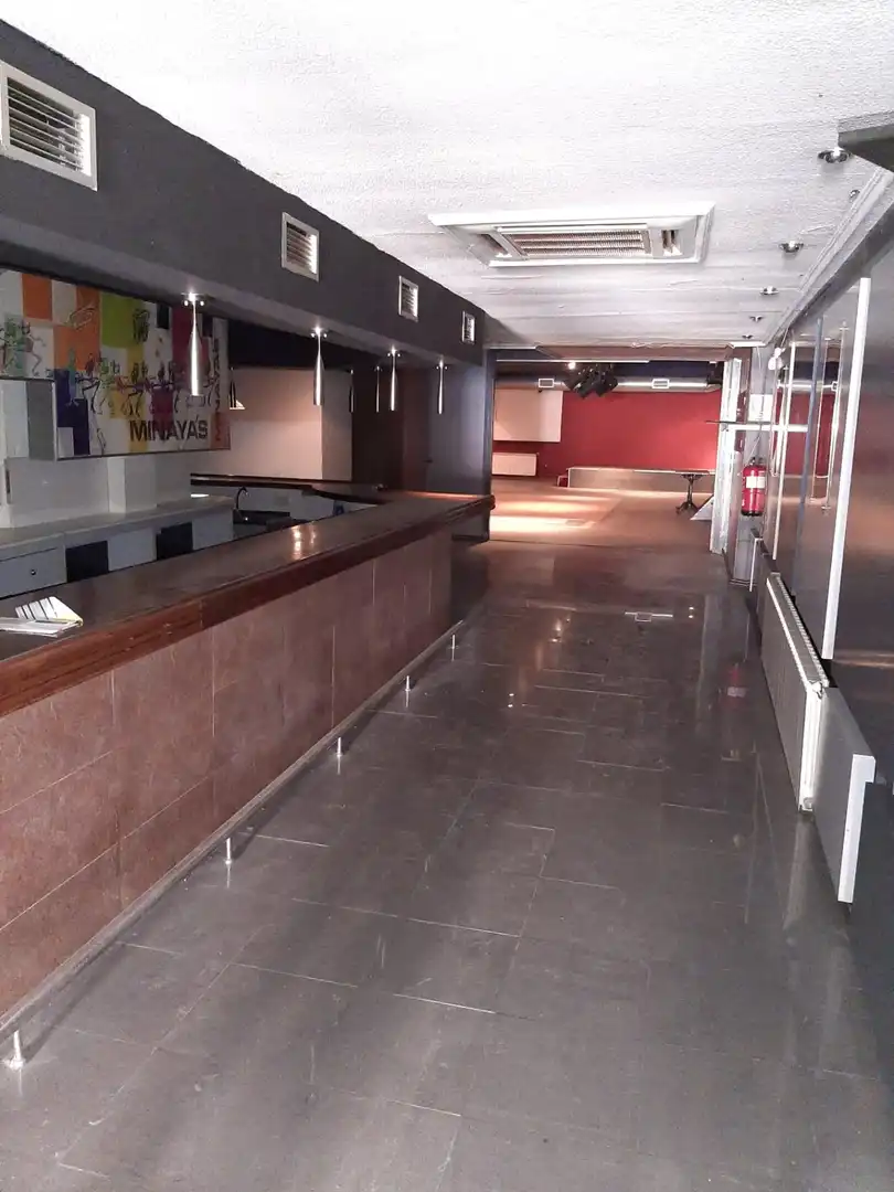 Local comercial en venta en Valdepeñas