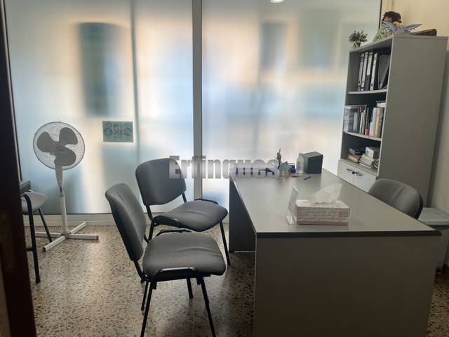 Local comercial en Alquiler en Carrer d'Alexander Bell en Ca n'Aurell