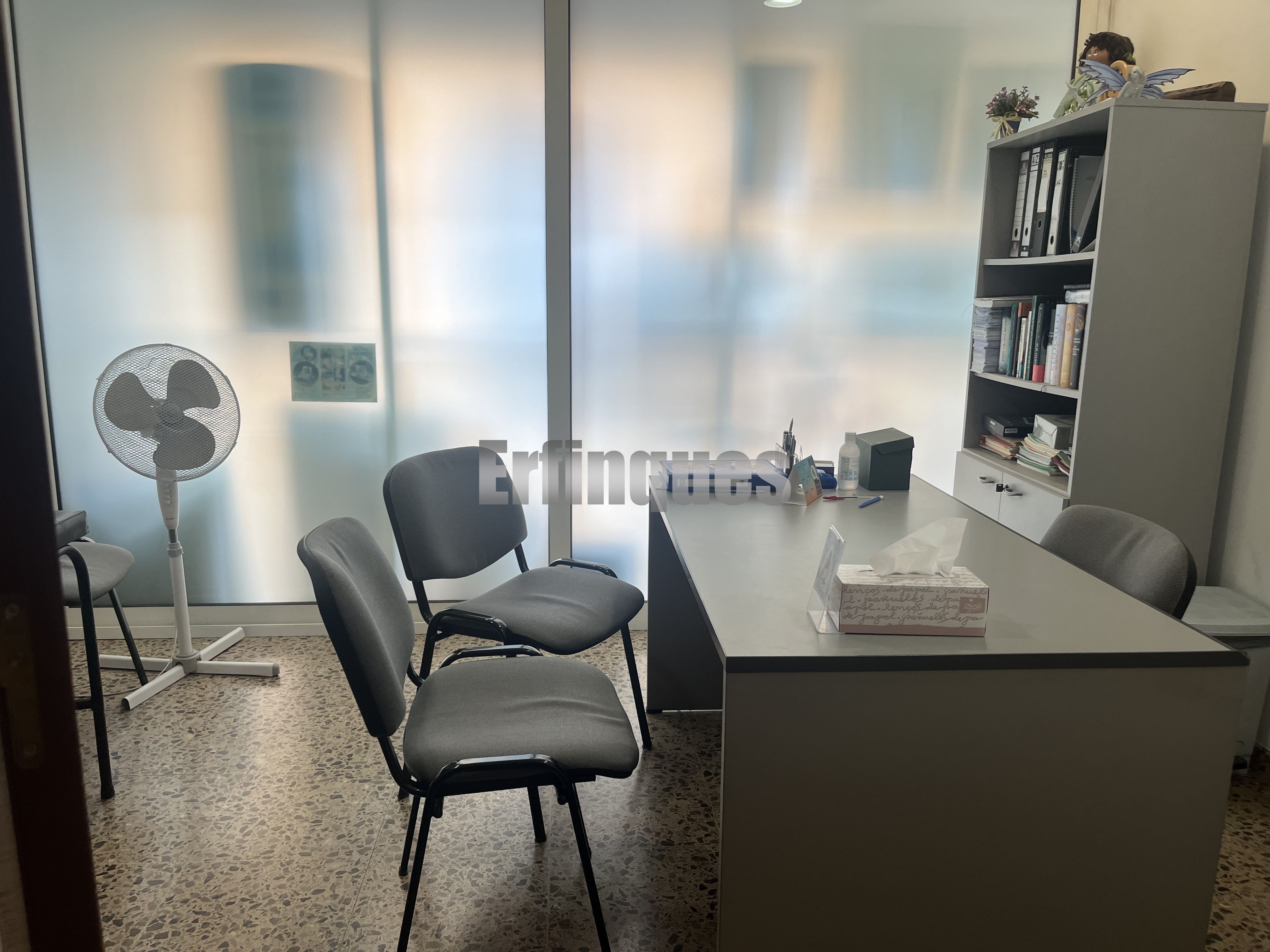 Local de alquiler en Carrer d'Alexander Bell, Ca n'Aurell, Ponent