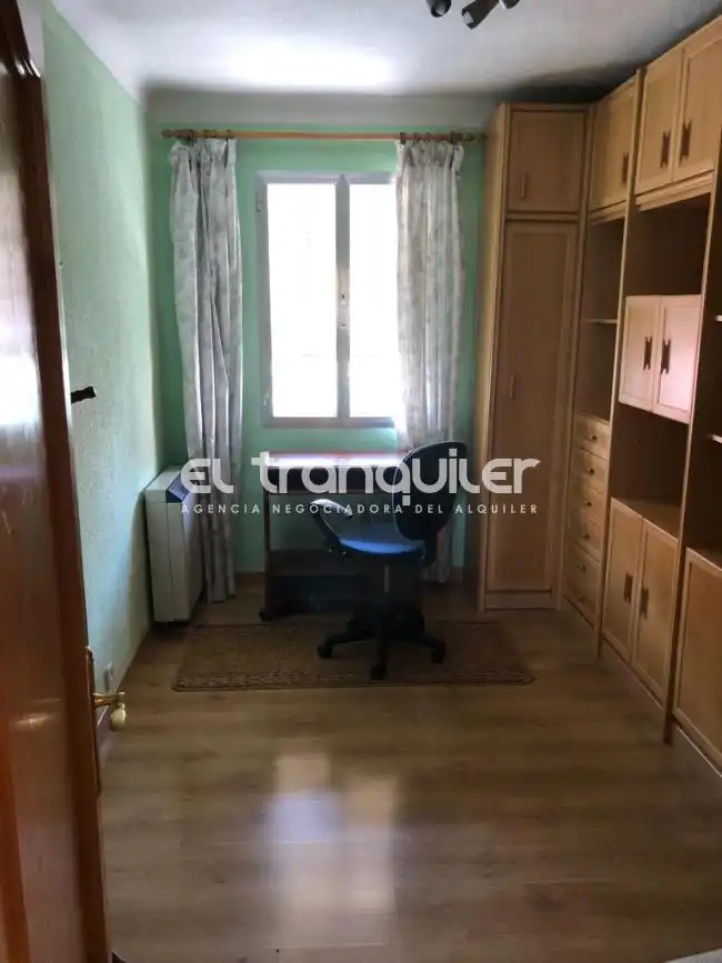 Bedroom of Flat for rent in Madrid  with Parquet flooring, Furnished and Washing machine