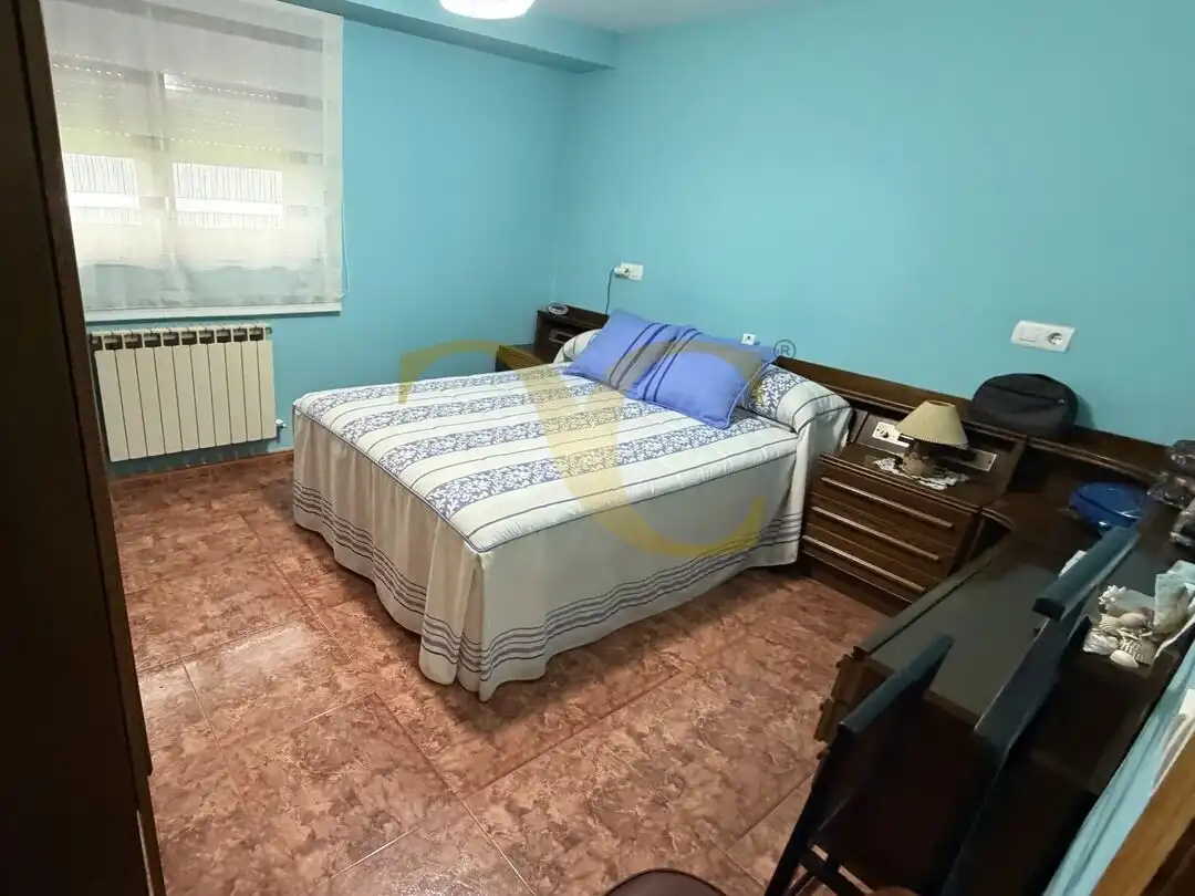 Dormitori de Casa o xalet en venda en Navia amb Calefacció, Jardí privat i Traster