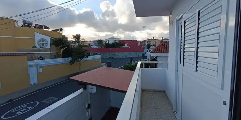 Vista exterior de Casa adosada en venta en Telde con Terraza, Trastero y Amueblado