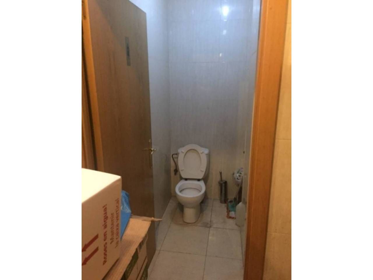 Bany de Local en venda en Terrassa