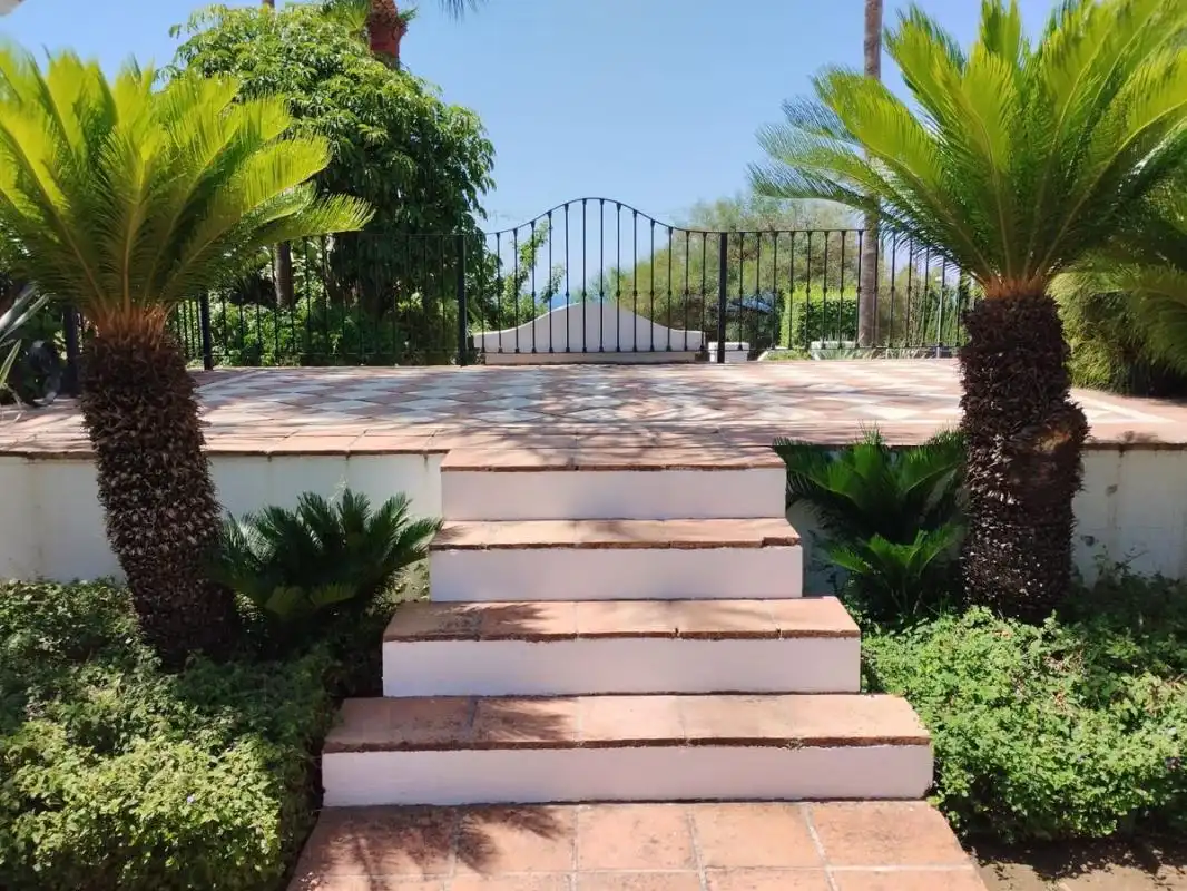 Terrassa de Planta baixa en venda en Marbella amb Aire condicionat, Calefacció i Jardí privat
