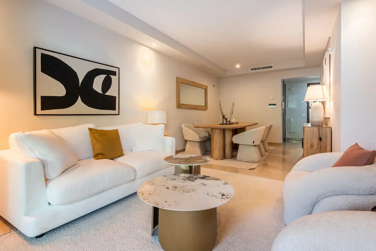 Sala de estar de Apartamento en venta en Marbella con Aire acondicionado, Terraza y Piscina