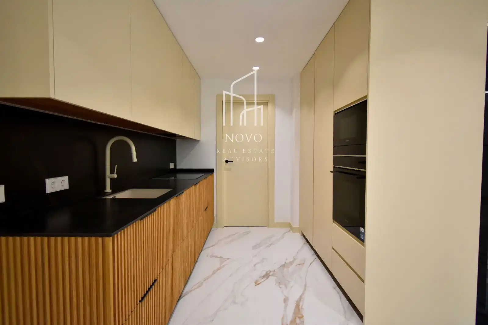 Cocina de Piso en venta en Madrid con Calefacción, Horno y Lavadora