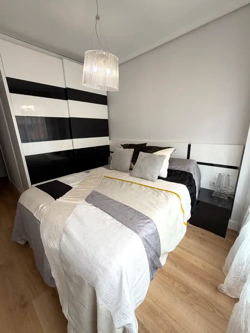 Habitación de Piso en venta en Barakaldo  con Trastero, Amueblado y Balcón
