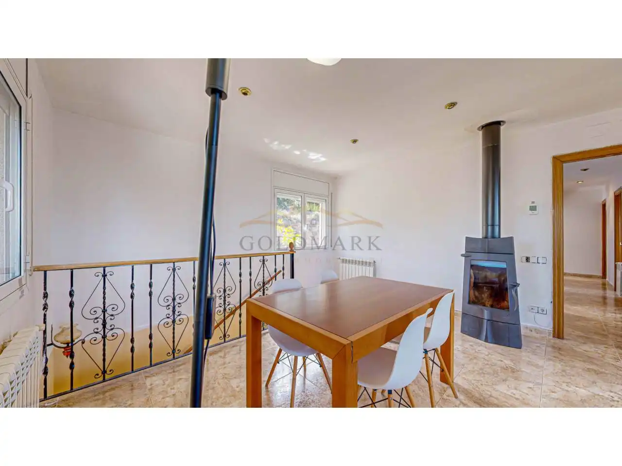 Vista exterior de Casa o xalet en venda en Corbera de Llobregat amb Aire condicionat, Jardí privat i Terrassa