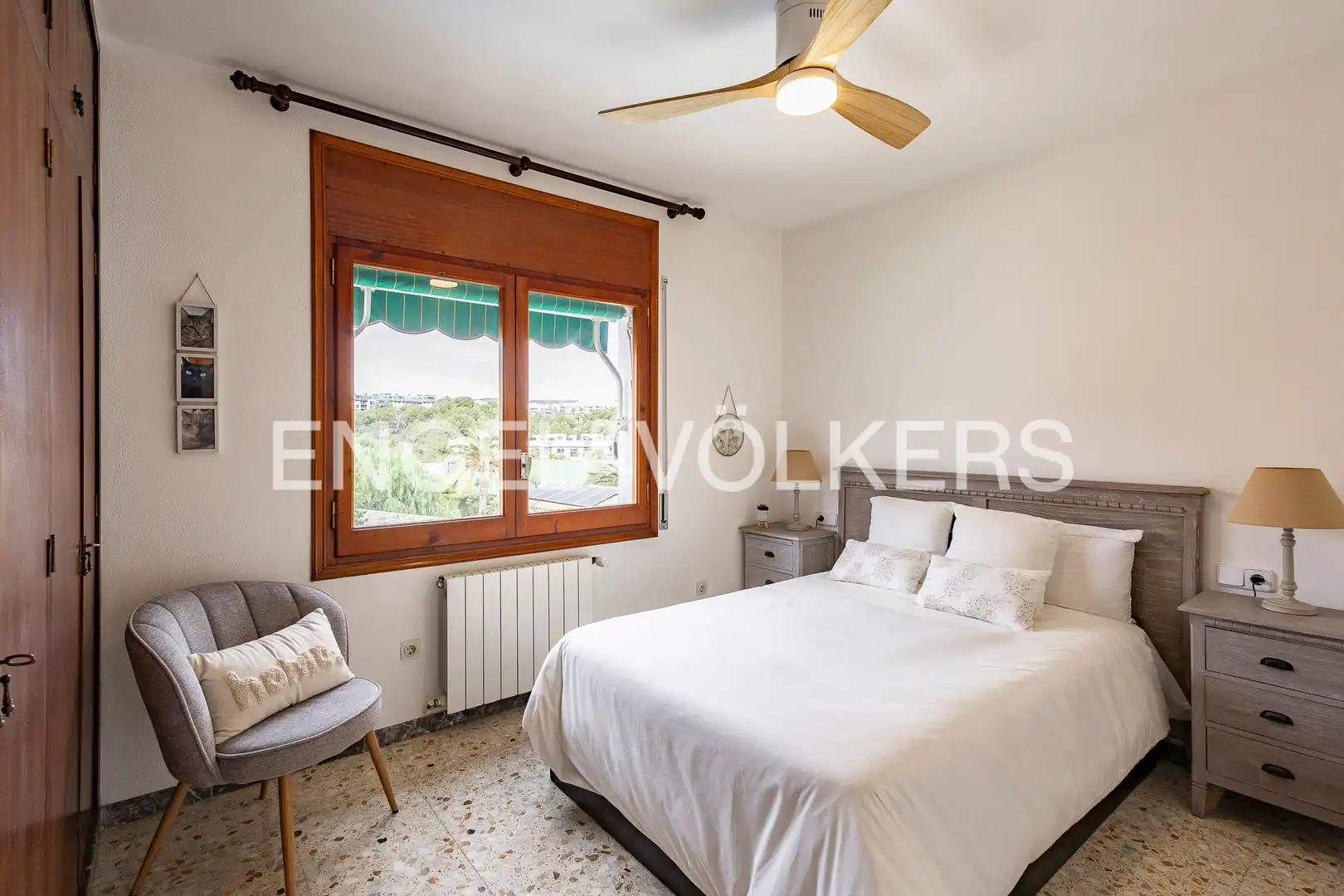 Habitación de Casa o chalet en venta en Vilanova i la Geltrú con Aire acondicionado, Calefacción y Jardín privado
