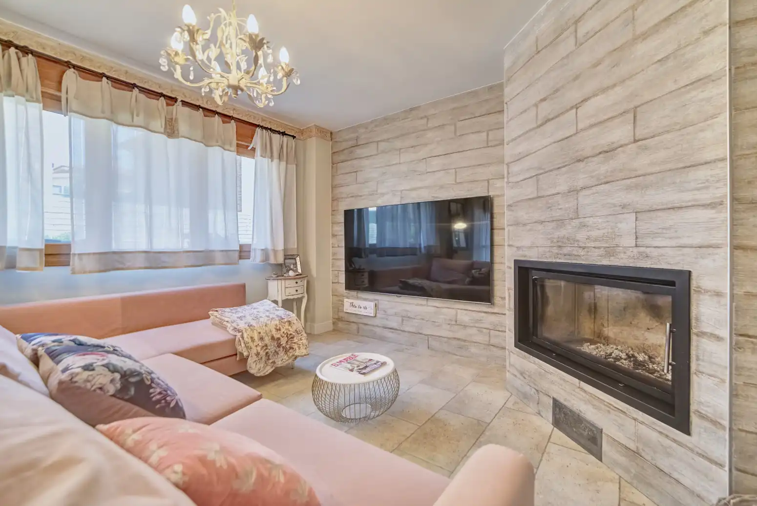 Sala de estar de Casa o chalet en venta en Orkoien con Calefacción, Parquet y Terraza