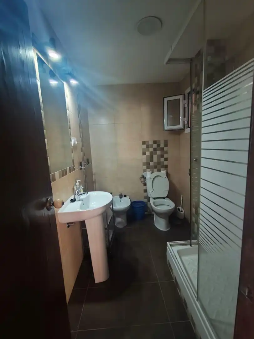 Baño de Piso de alquiler en Algeciras con Aire acondicionado y Amueblado