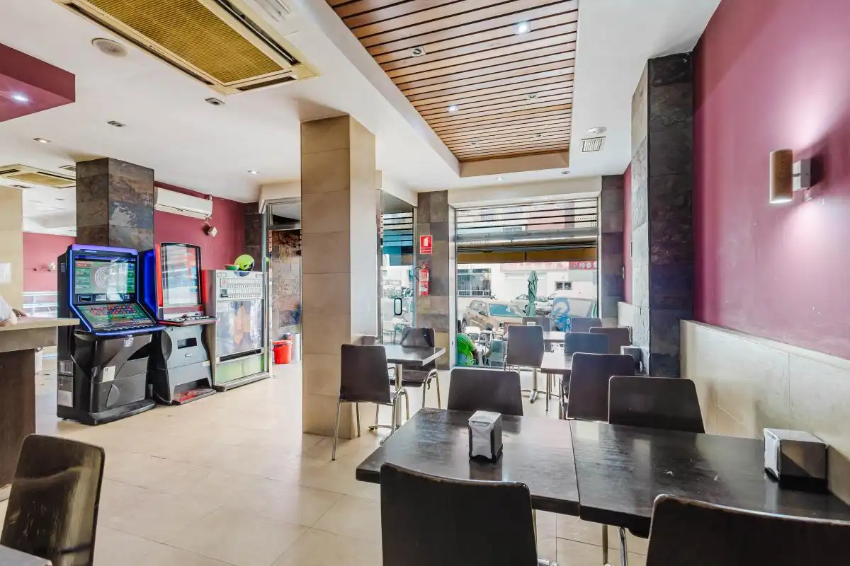 Local en venta en Marbella con Calefacción