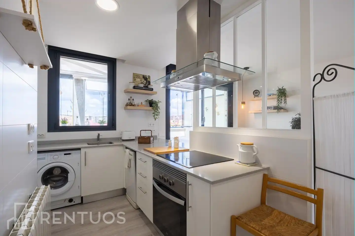 Küche von Dachboden zur Miete in Madrid mit Klimaanlage, Heizung und Terrasse