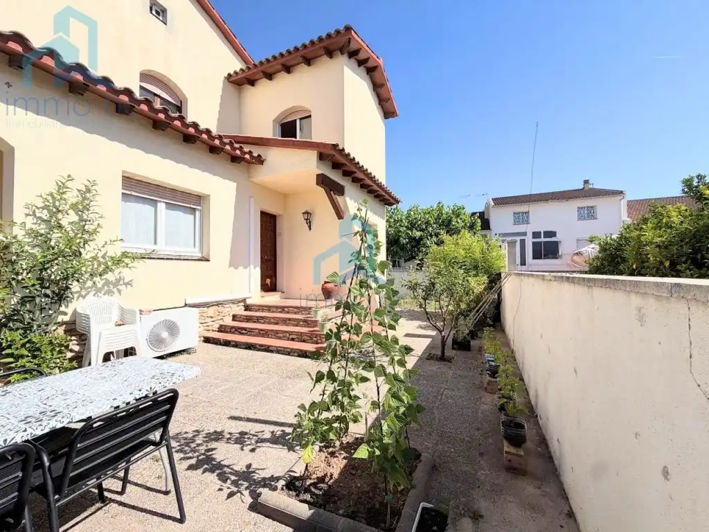 Exterior view of Detached homes for sale in Creixell