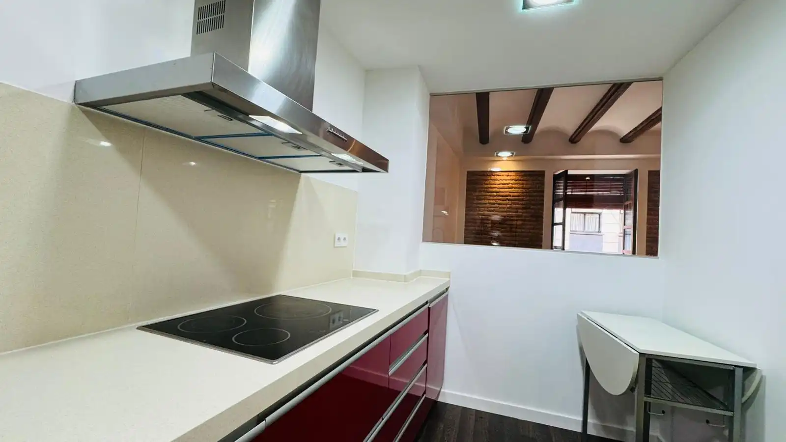 Cuina de Pis de lloguer en Valencia amb Aire condicionat, Parquet i Balcó