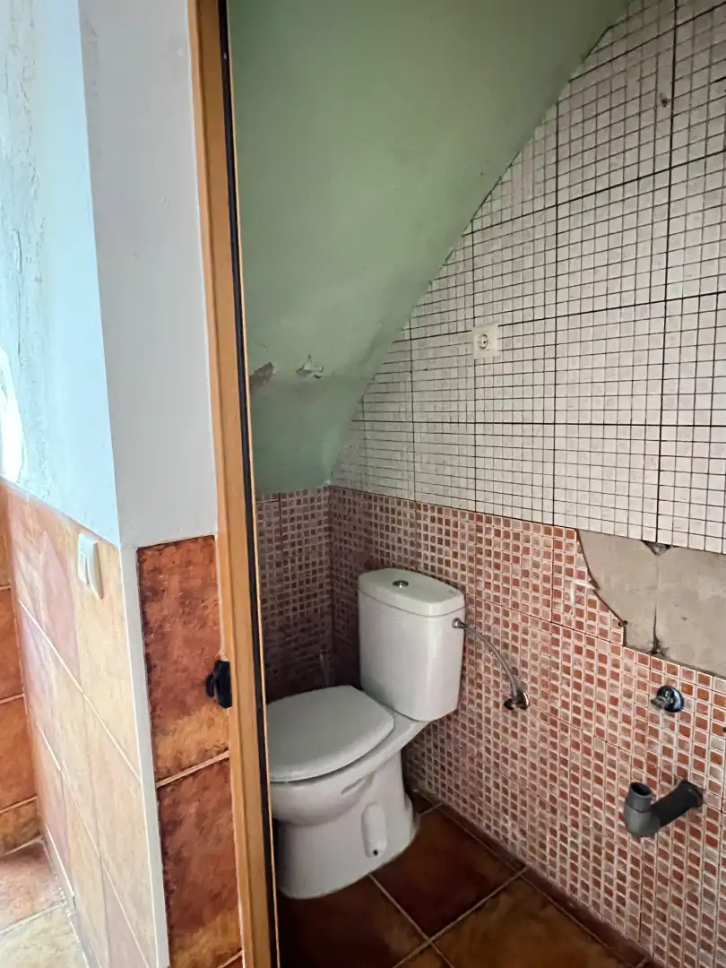 Bany de Casa o xalet en venda en Villafranca de los Caballeros amb Traster