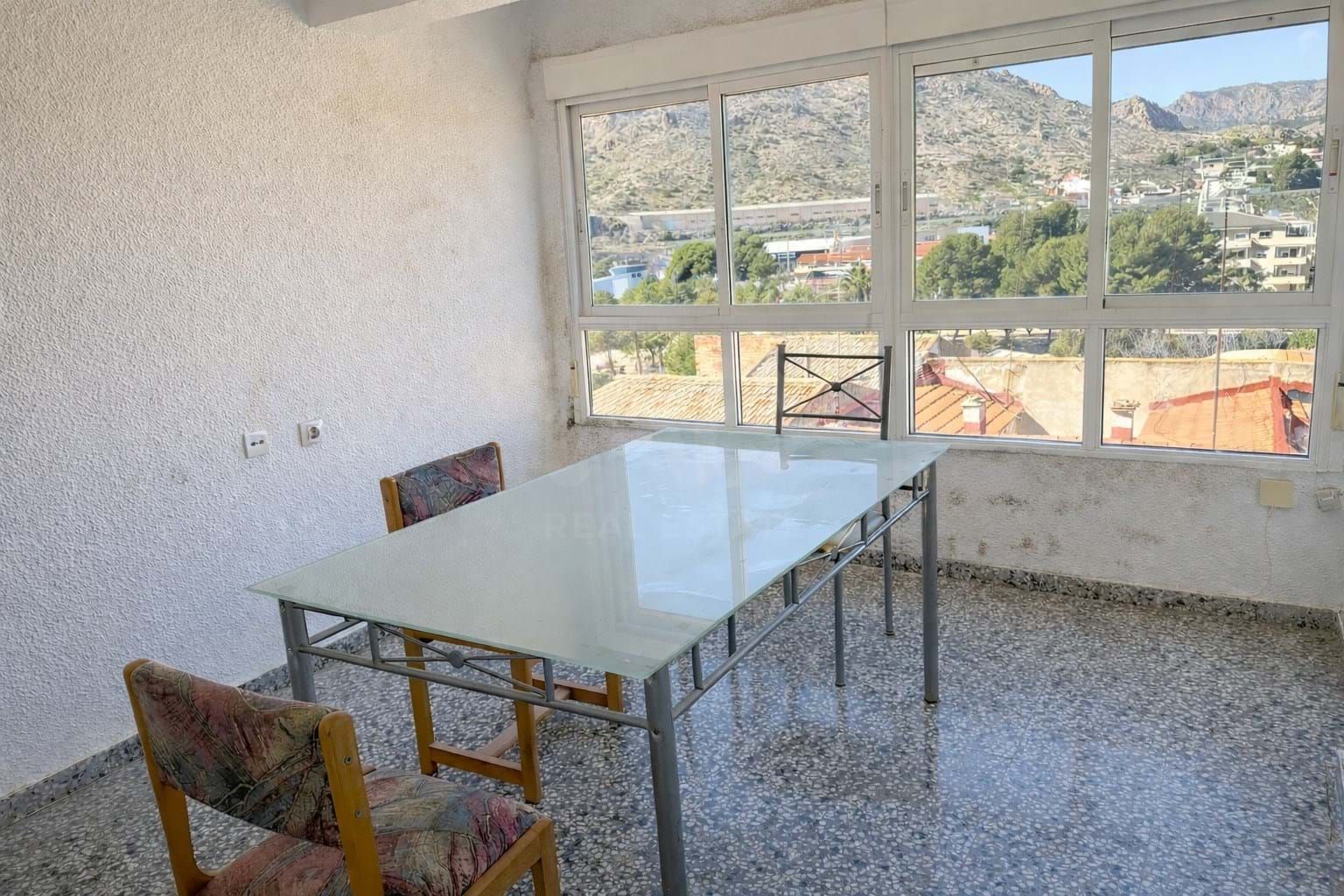 Vista exterior de Ático en venta en Elda