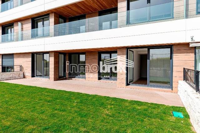 Piso en Alquiler en Camino de los Jardines en Urbanización La Moraleja