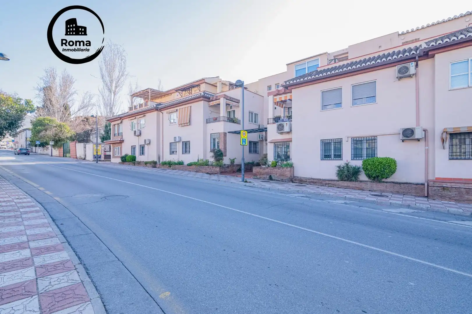 Vista exterior de Ático en venta en La Zubia con Aire acondicionado, Calefacción y Terraza