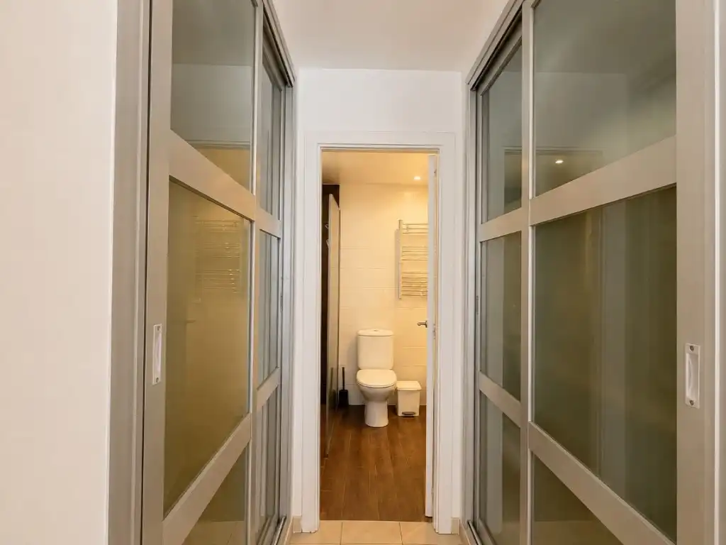 Badezimmer von Wohnung zur Miete in Calvià mit Klimaanlage, Privatgarten und Terrasse