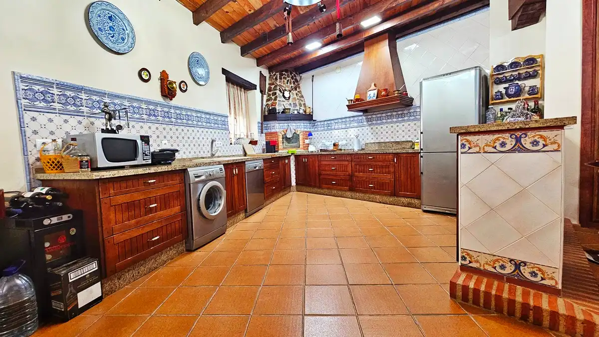 Cocina de Casa o chalet en venta en El Castillo de las Guardas con Aire acondicionado, Jardín privado y Terraza