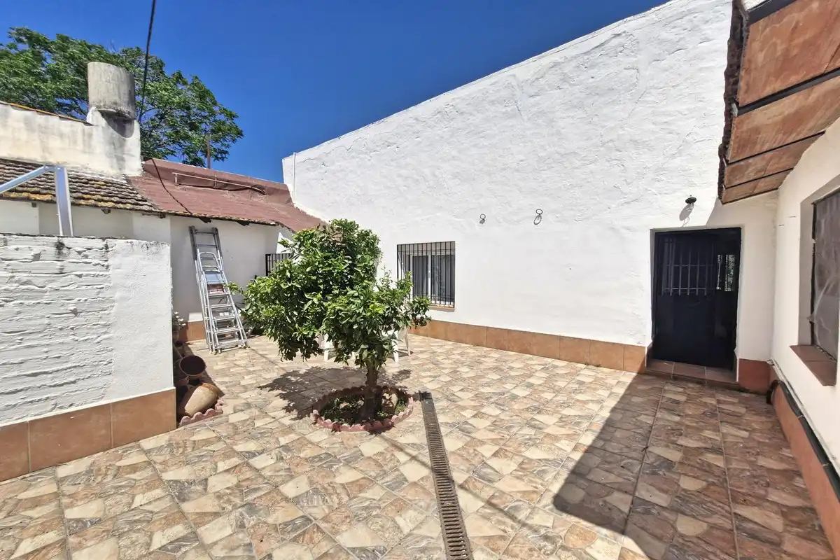 Vista exterior de Finca rústica en venda en Málaga amb Jardí privat, Terrassa i Traster