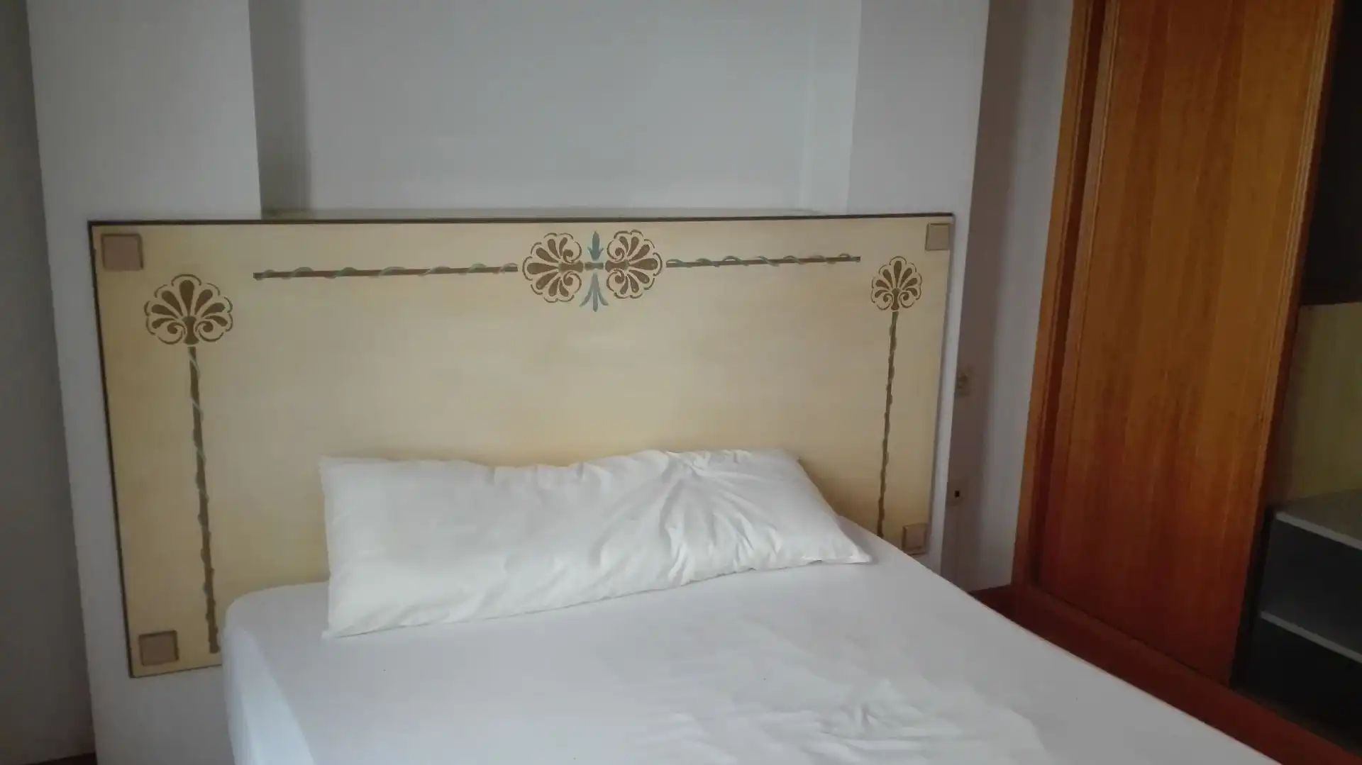 Habitación de Apartamento de alquiler en Salamanca con Calefacción, Parquet y Trastero
