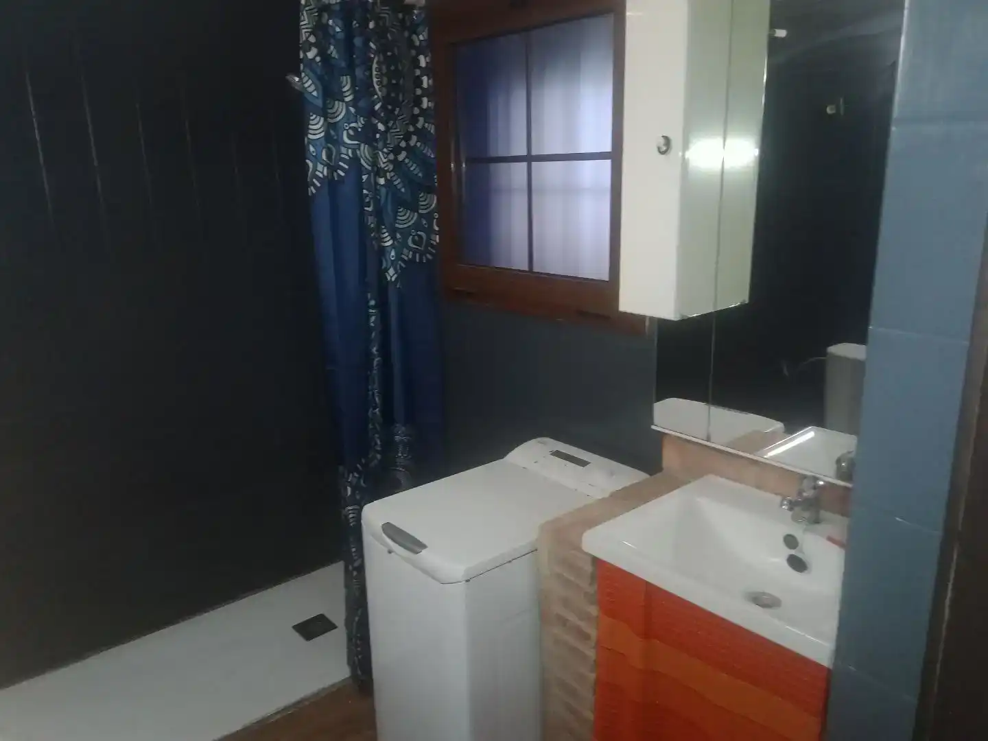 Bany de Pis en venda en La Rinconada amb Aire condicionat, Jardí privat i Piscina