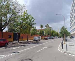 Exterior view of Flat for sale in  Sevilla Capital  with Air Conditioner and Storage room