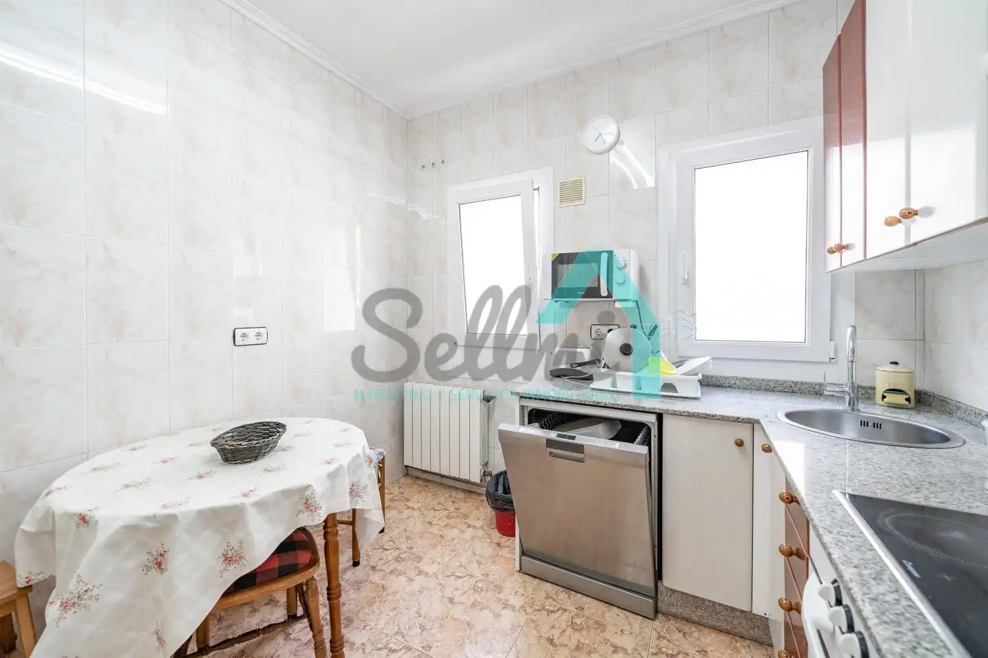 Kitchen of Flat for share in Este