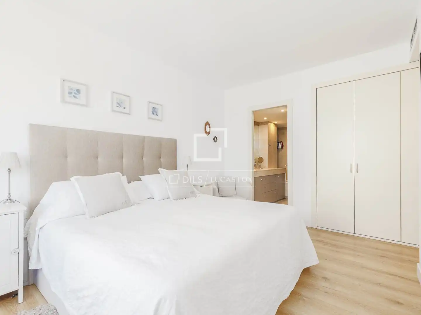 Bedroom of Flat for sale in Barcelona  with Air Conditioner, Private garden and Terrace