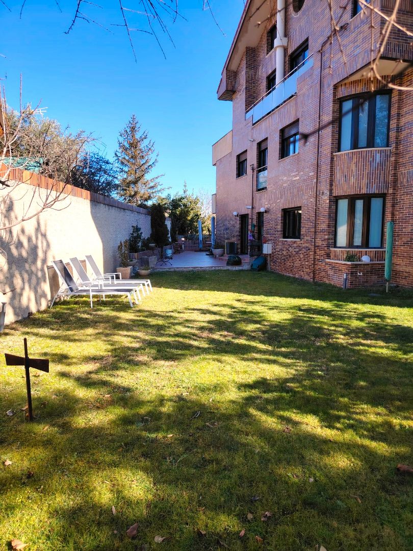 Flat for sale in Avenida de la Osa Mayor, Aravaca