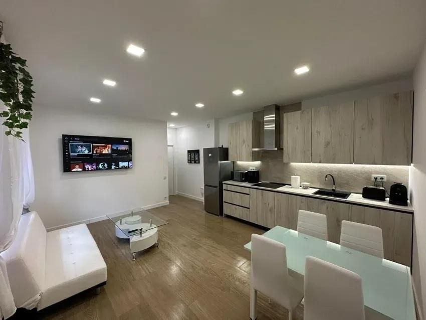Sala d'estar de Planta baixa de lloguer en  Madrid Capital amb Aire condicionat, Calefacció i Moblat