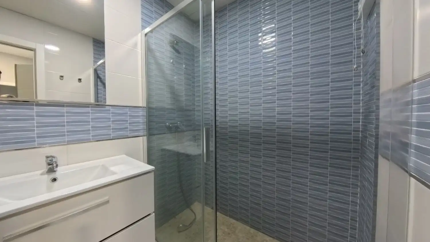 Badezimmer von Wohnung zur Miete in Madrid mit Klimaanlage, Heizung und Möbliert