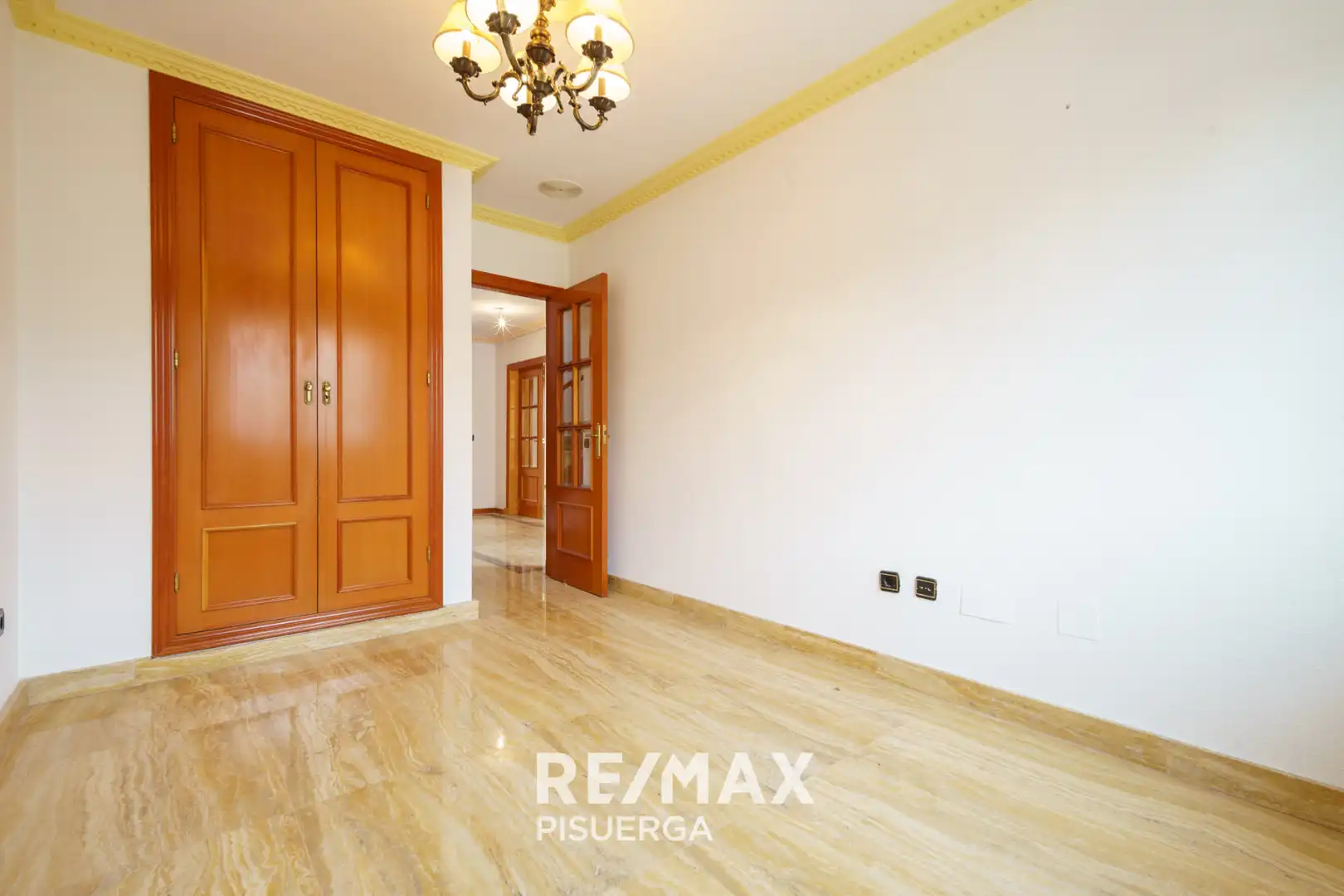 Chalet con jardín en venta en Calle Castilla y León 1, imagen 41
