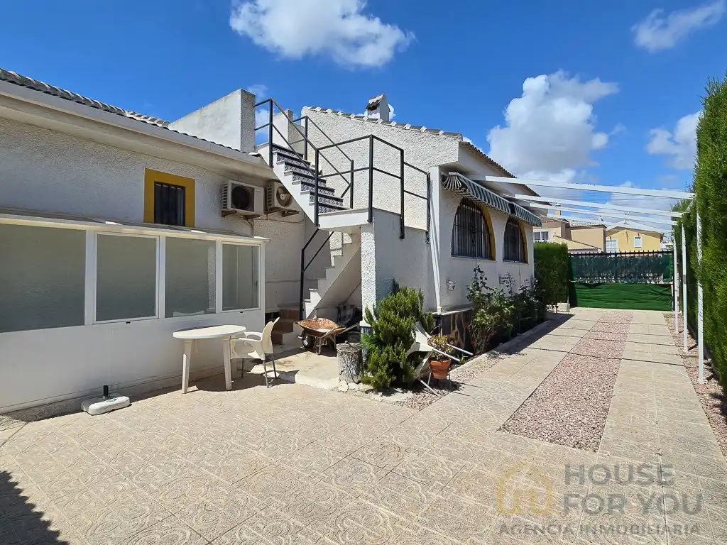Vista exterior de Casa o chalet en venta en Los Alcázares