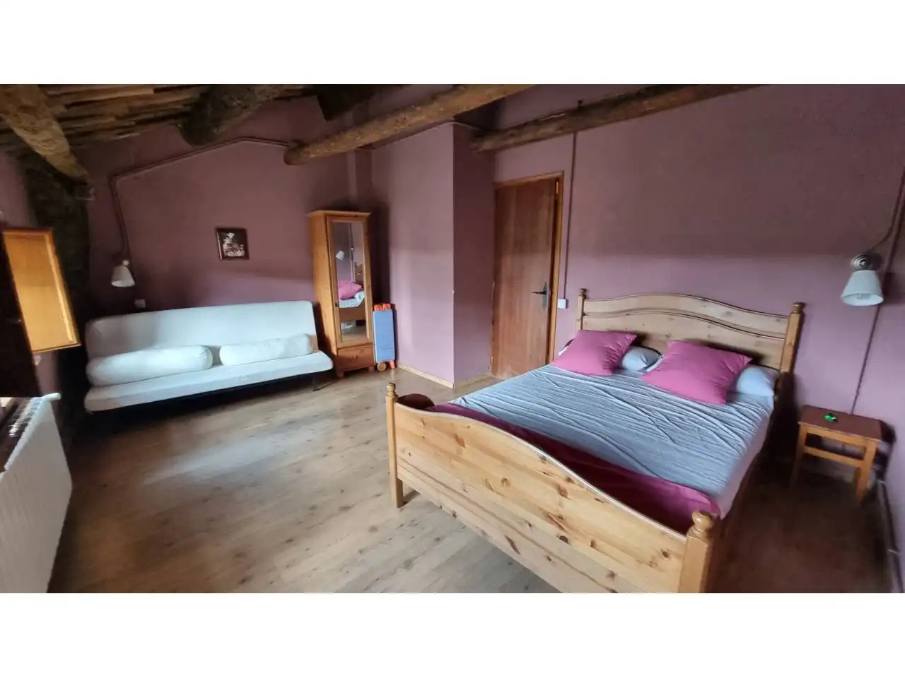 Dormitori de Finca rústica en venda en Alpens, Barcelona