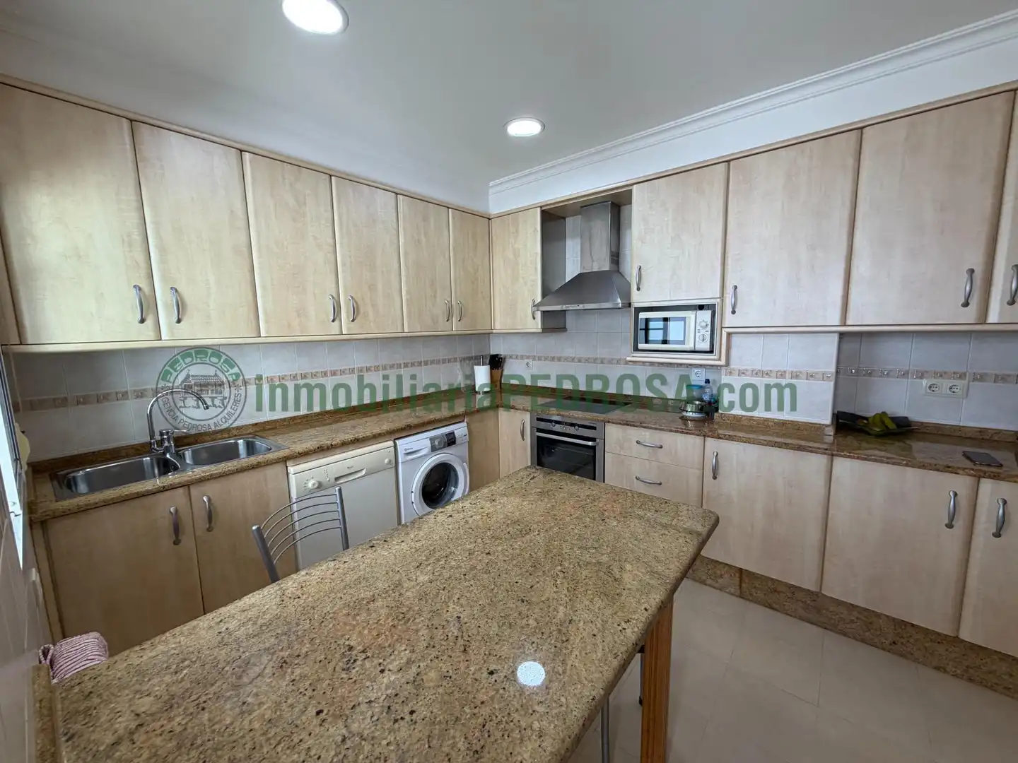 Apartamento en venta en JOAQUIN COSTA, Zona de Plaza de Barcelos