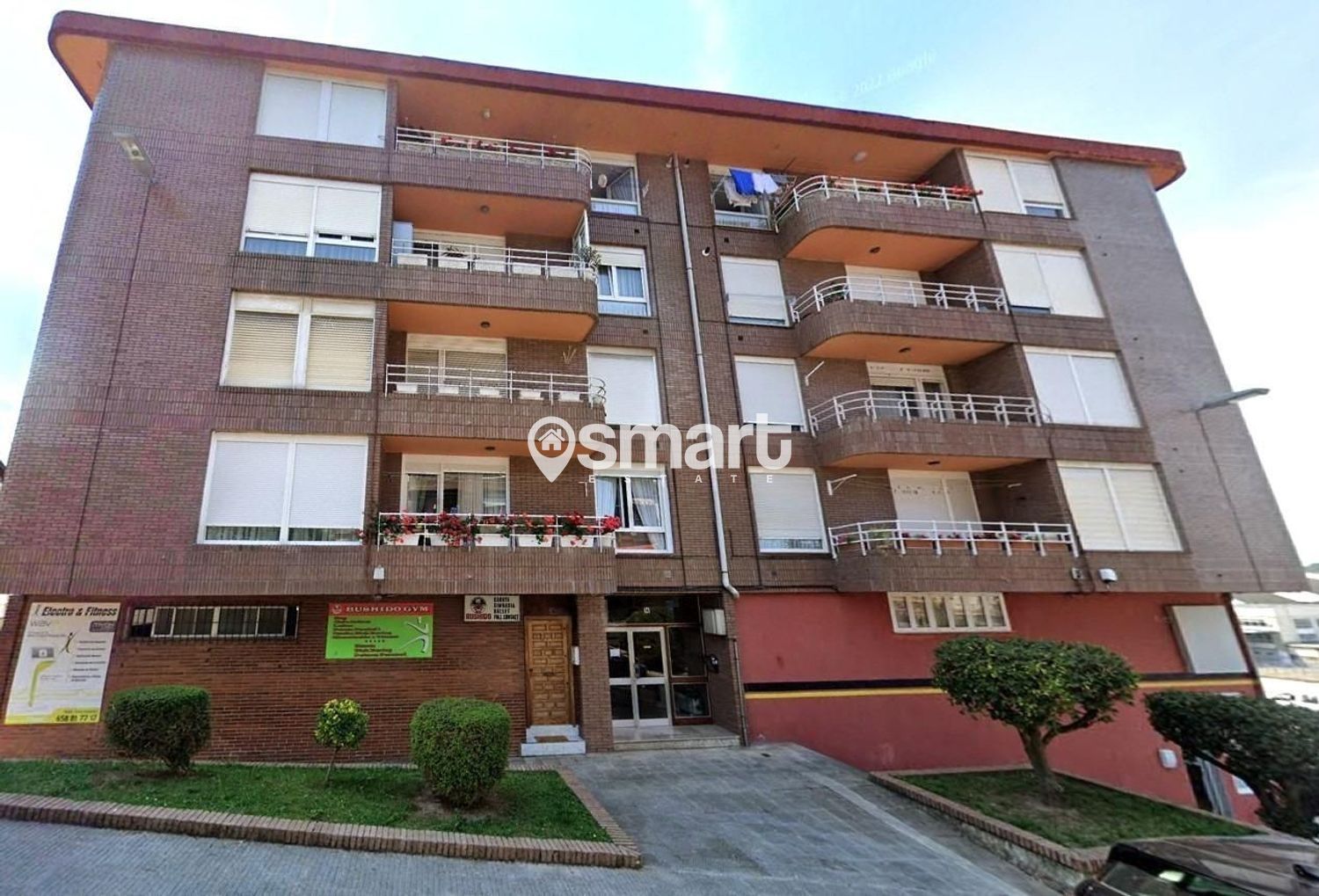 Vista exterior de Pis en venda en Torrelavega  amb Traster