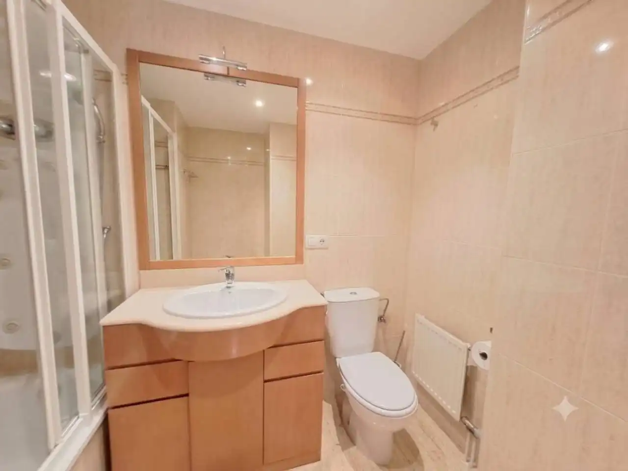 Badezimmer von Wohnung zur Miete in Burgos mit Heizung, Parkett und Terrasse