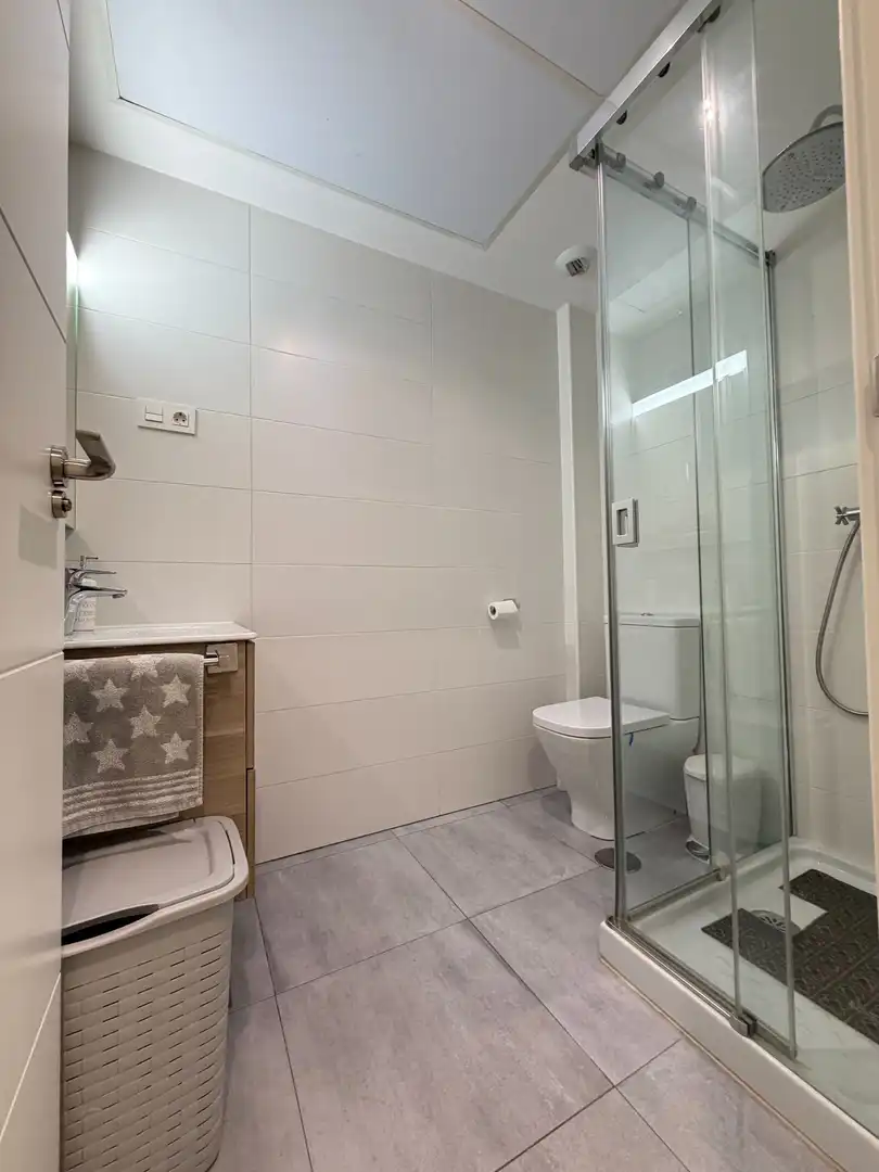 Bathroom of Flat for sale in Málaga  with Air Conditioner, Heating and Storage room