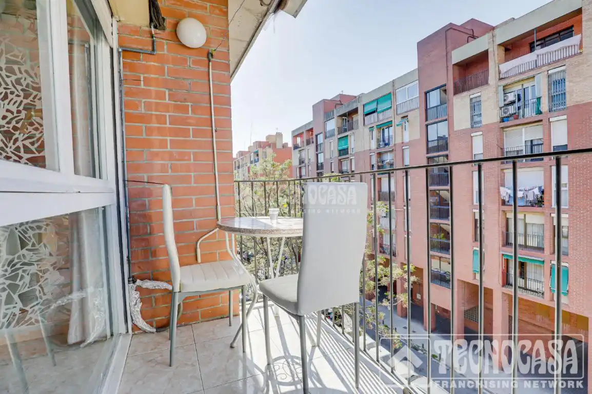 Terraza de Piso en venta en Barcelona con Balcón