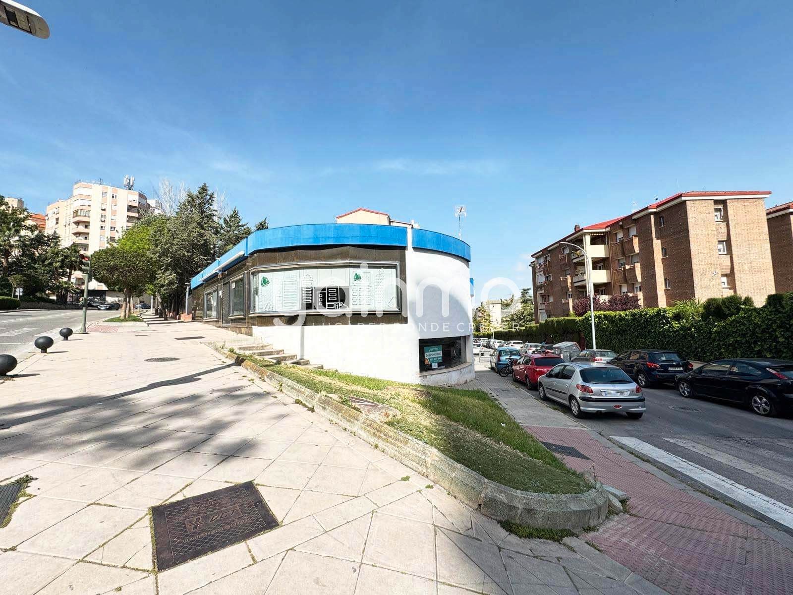Vista exterior de Local de lloguer en  Jaén Capital amb Aire condicionat, Calefacció i Moblat