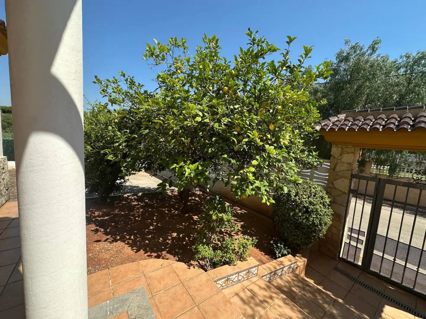 Jardí de Casa adosada en venda en Castellón de la Plana / Castelló de la Plana amb Aire condicionat, Calefacció i Terrassa